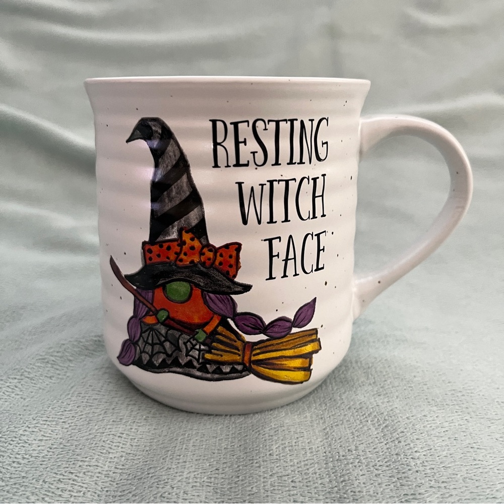 COBWEBS AND CAULDRONS 20 oz Mug Resting Witch Face Halloween Gnome